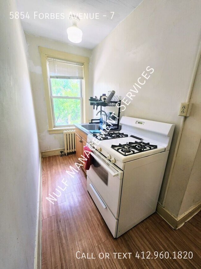Foto del edificio - 5854 Forbes Ave