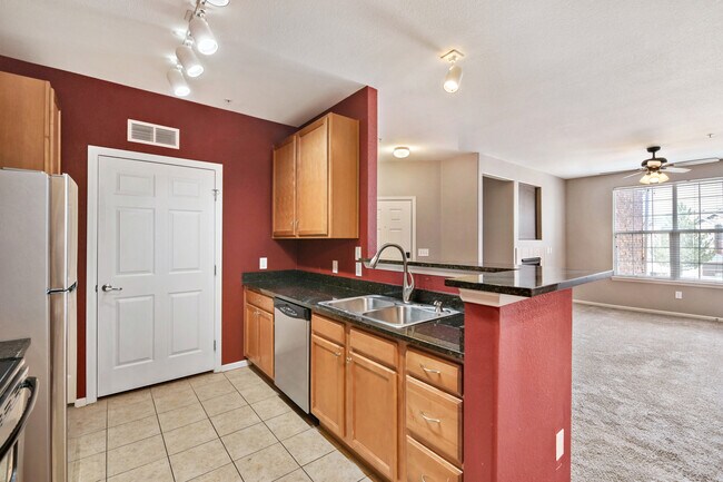 Foto del edificio - 3000 Blue Sky Cir