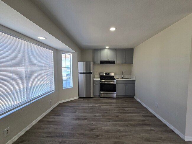 Foto del edificio - 2902 E Ave R12