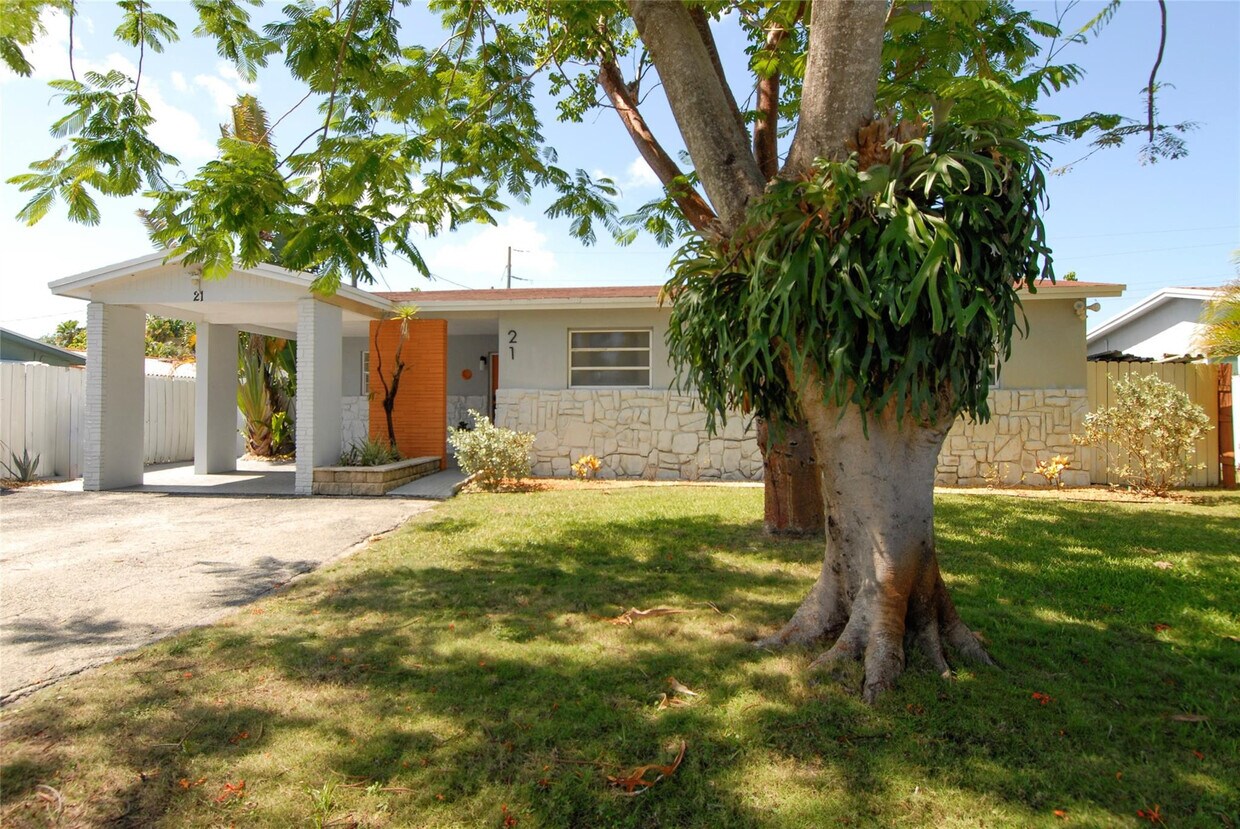 Foto principal - 21 NE 57th Ct