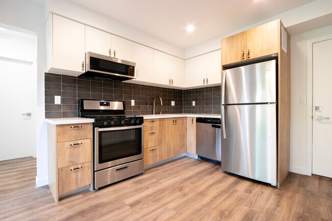 Building Photo - 3305 Primera Ave