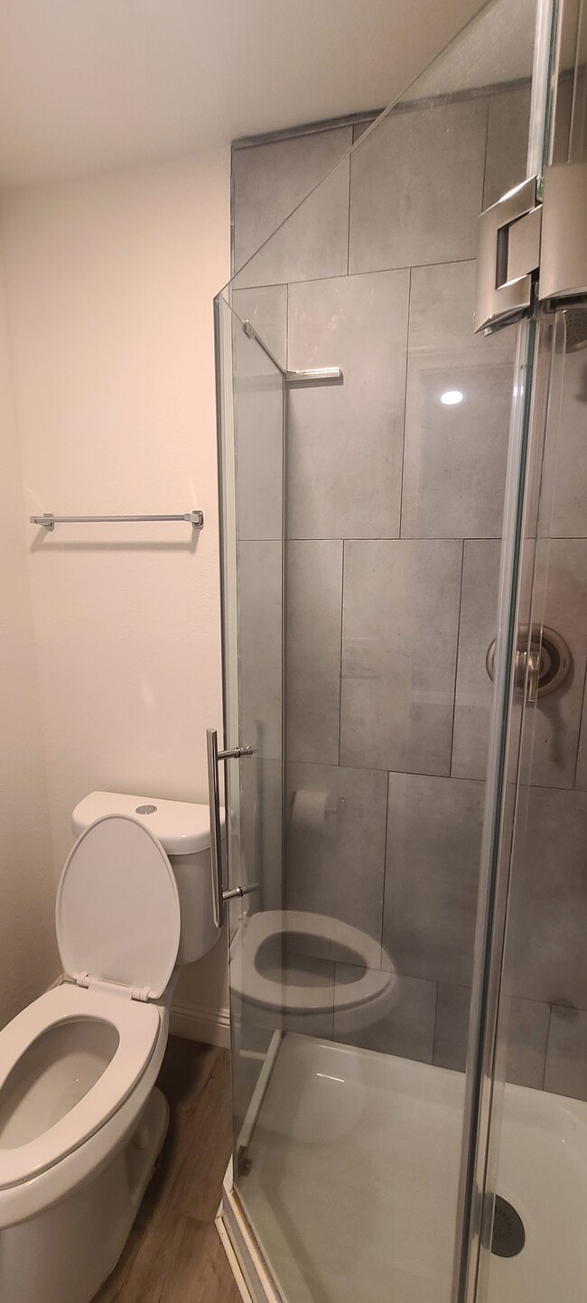 Bathroom - 909 Begonia St