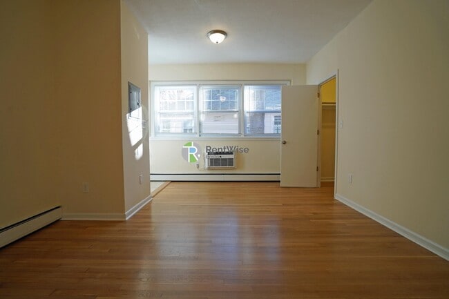 Photo - 2018 Commonwealth Ave Apartment