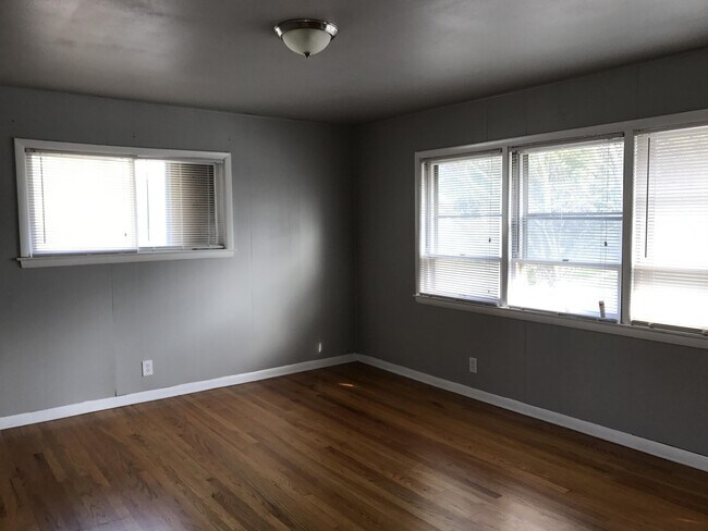 Foto del edificio - 5745 N 91st St