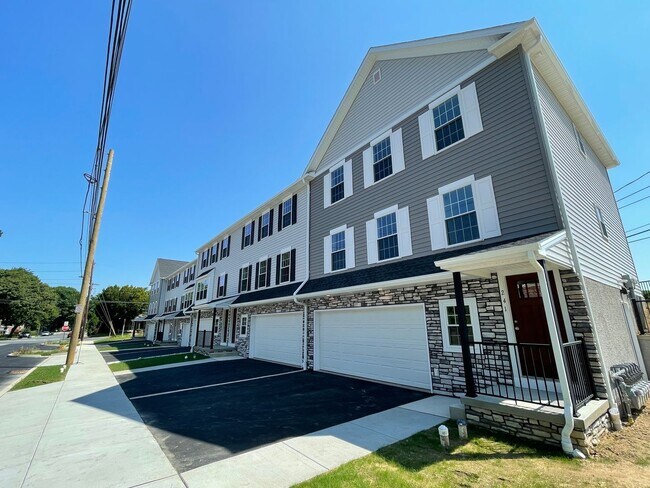 Foto del edificio - New Townhomes for Rent in Lancaster City -...