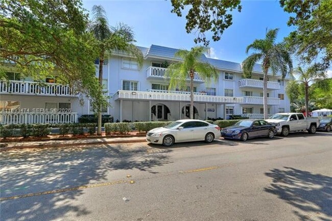Foto del edificio - 100 Edgewater Dr