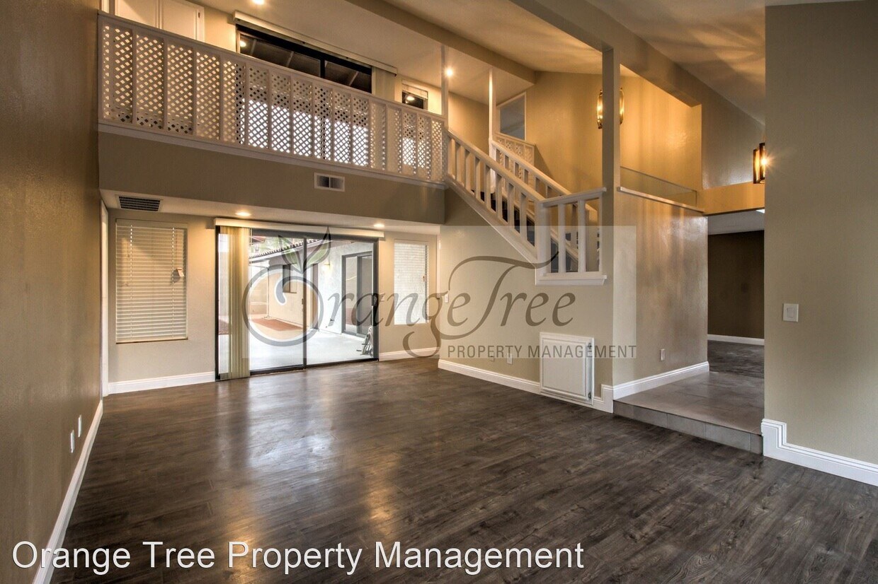 Primary Photo - 5 br, 3 bath House - 450 W. 53rd St.