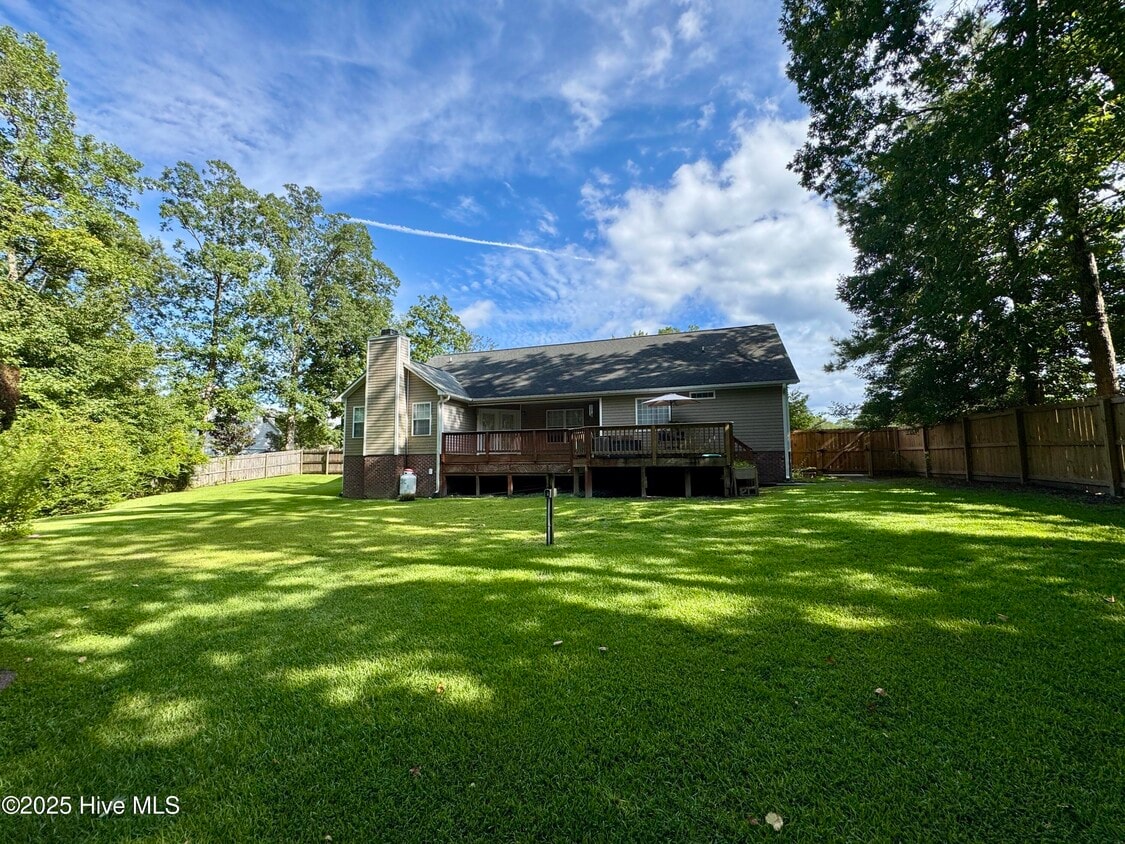 Foto del edificio - 442 Ridge Rd