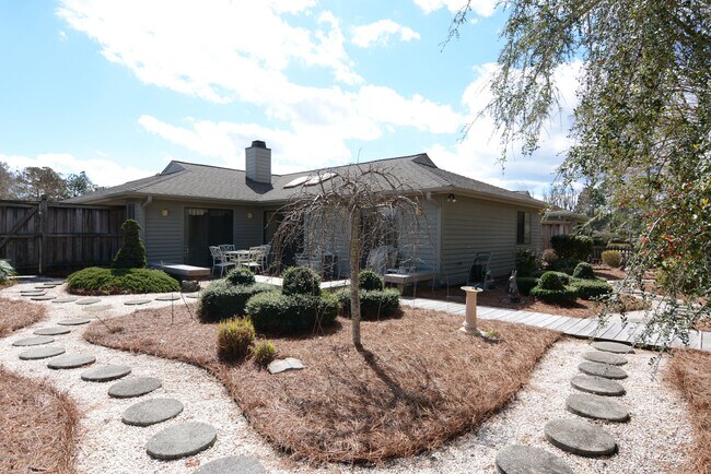 Building Photo - 6027 Cedar Ridge Dr