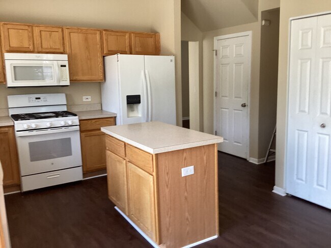 Building Photo - 626 Gallant Lane