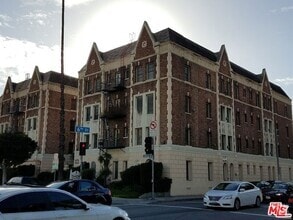 Building Photo - 603 Cochran Ave