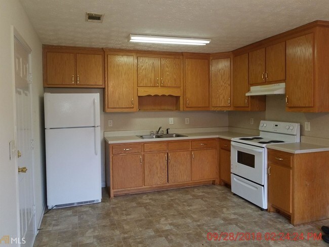 Building Photo - 164 Fairview Rd