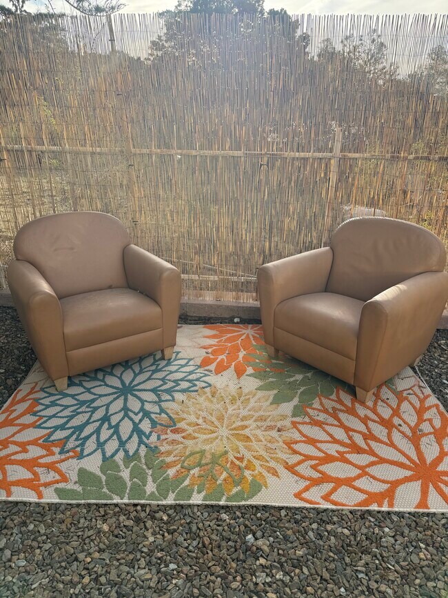 Foto del edificio - 1219 Willow Creek Rd