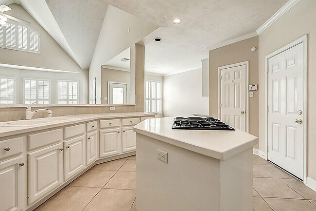 Building Photo - 5715 Sapphire Vista Ln