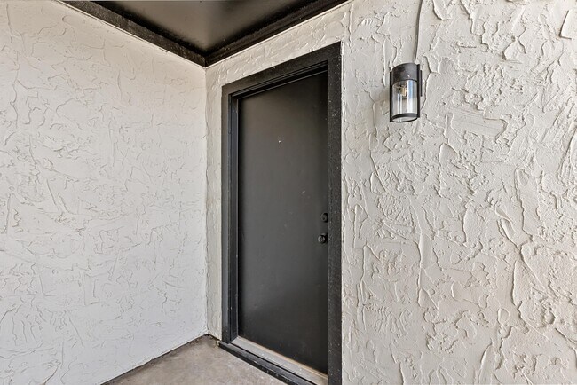 Building Photo - 1505 Alpine Cir