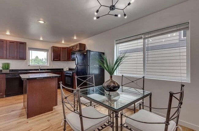 Building Photo - 2783 Hedgerow Ct
