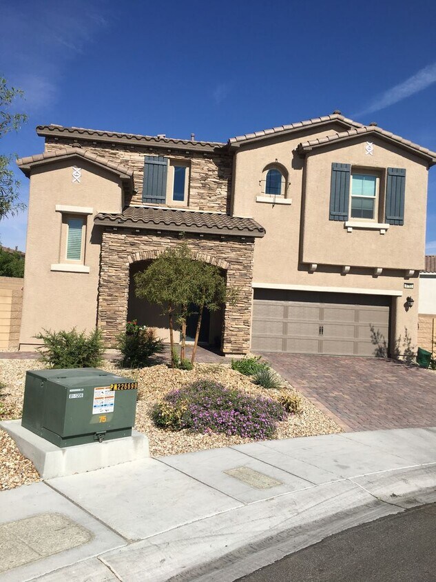 Primary Photo - Sky Canyon Oasis