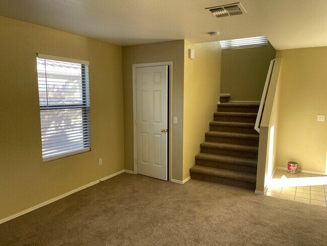 Building Photo - 1115 S Fresno Ct