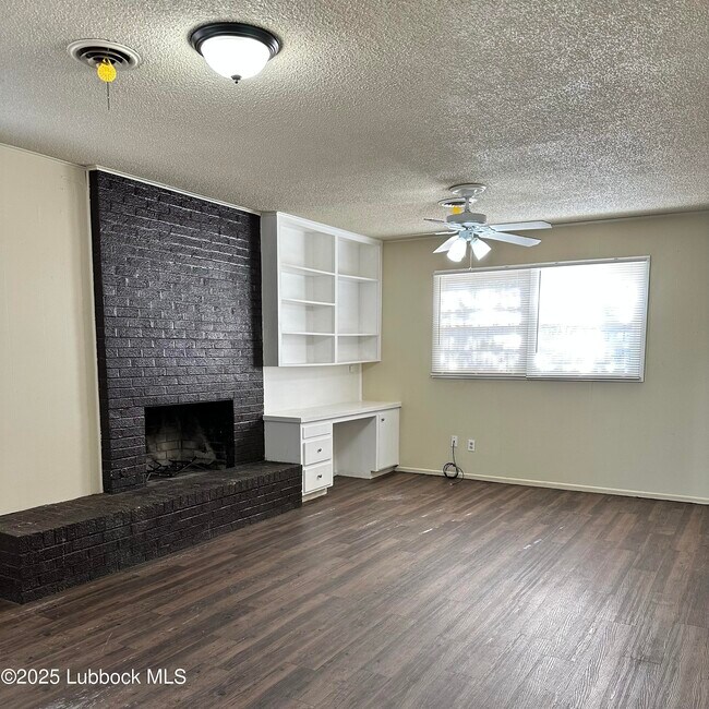 Foto del edificio - 1511 E Amherst St