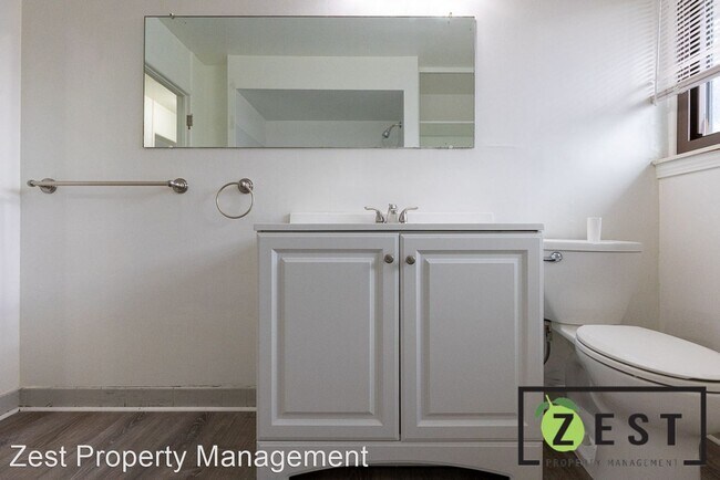 Foto del edificio - 2 br, 1 bath Apartment - 15452 Greenfield ...