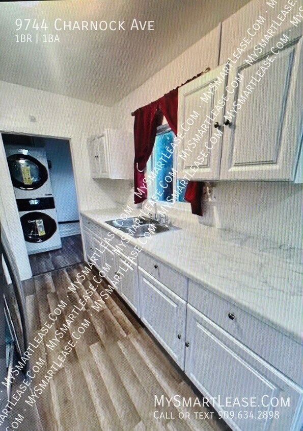 Foto del edificio - 9744 Charnock Ave