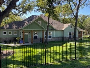 Building Photo - 403 N 6th St