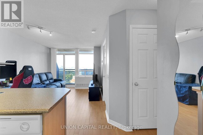 Building Photo - 155 Beecroft Rd
