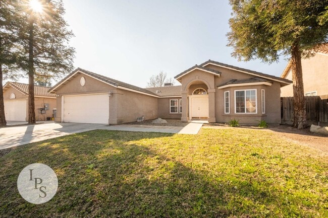 Building Photo - Kerman Westside Home, 3BR/2BA, Built 2004 - Lots of Amenities!