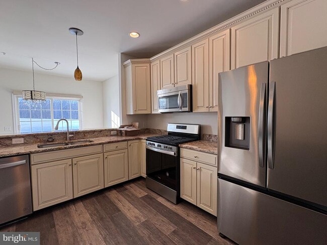 Building Photo - 142 Sills Ln