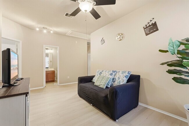 Foto del edificio - 8022 Atwood Hills Ln