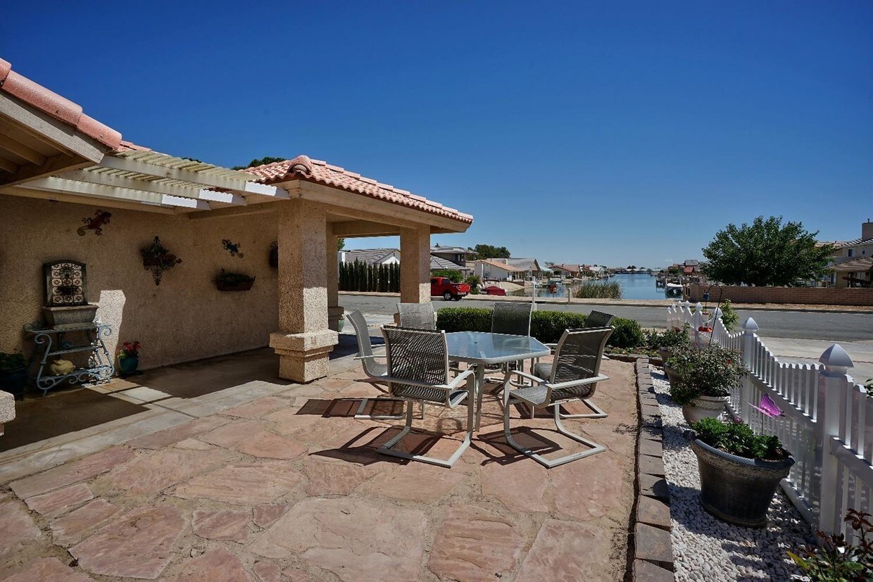 14495 Schooner Dr, Helendale, CA 92342 House for Rent in Helendale