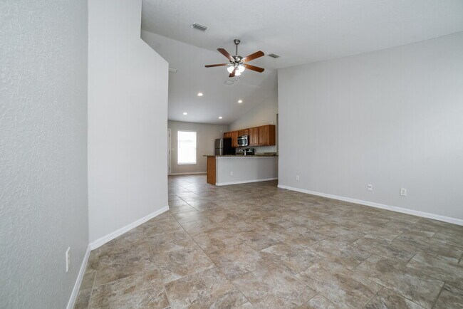 Foto del edificio - 1336 25th Ave SW