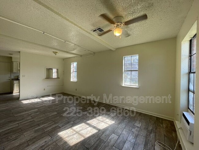 Foto del edificio - 750 Hospital Rd