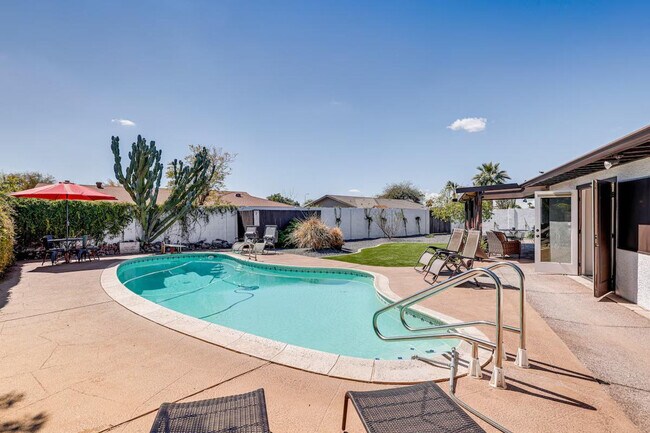 Foto del edificio - 8407 E Angus Dr