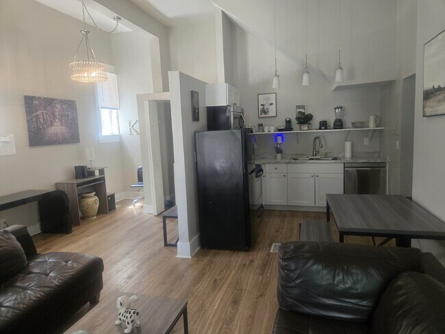 Foto del edificio - "2-Bed Apartment on South Brook St, Louisville!"