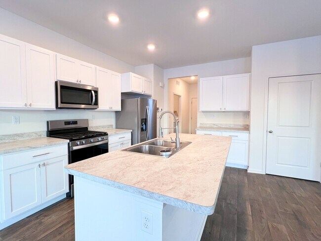 Foto del edificio - 6308 Juniper Dr