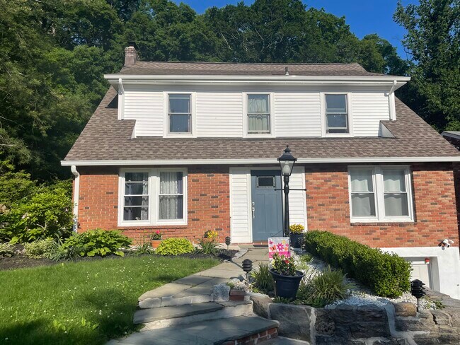 Building Photo - 3 Intervale Ave