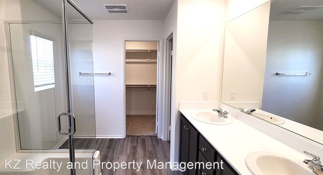 Building Photo - 4 br, 3 bath House - 1238 Allegiance Aevenue
