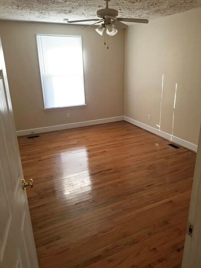 Building Photo - 1128 Glaze Ct