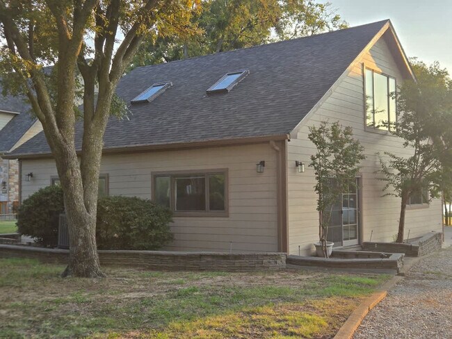 Foto del edificio - 1207 Shahan Prairie Rd