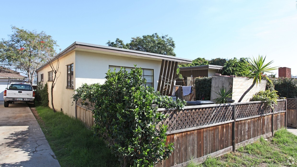 Primary Photo - 4318-4320 Montalvo St