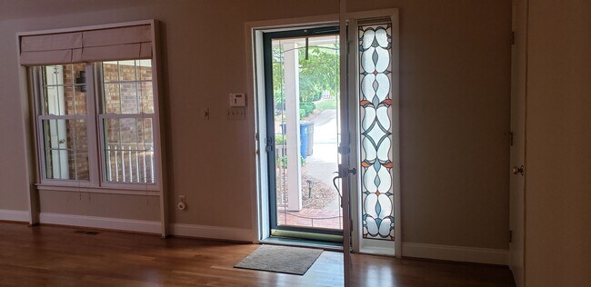 Foto del edificio - 800 Buffington Ct