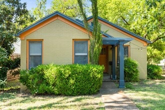 Building Photo - 713 Carolyn Ave