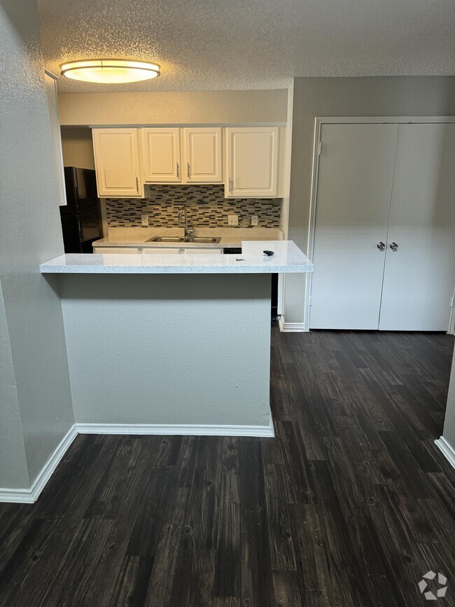 Building Photo - 5982 Westcreek Dr