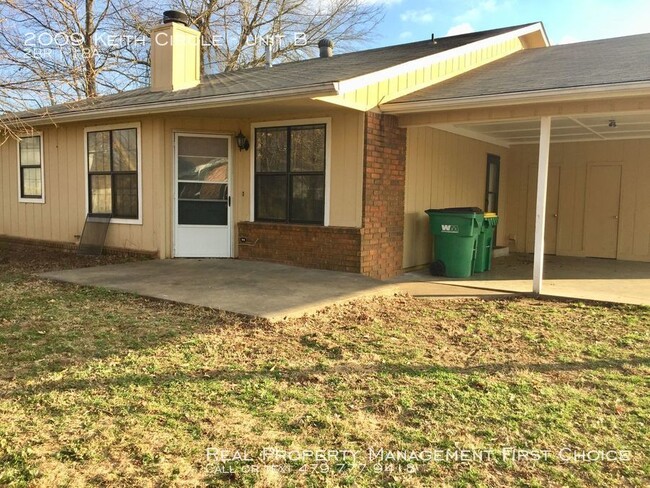 Building Photo - 2 Bedroom 1 Bath Duplex For Rent Springdale