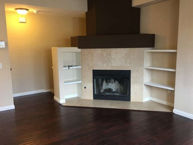 Foto del edificio - Two Bedroom Condo in Rancho San Diego!
