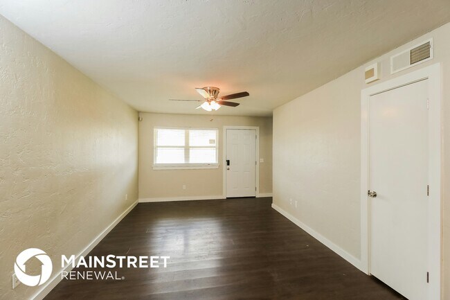 Building Photo - 1828 Sunrise Dr