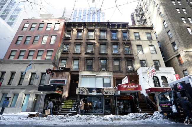 Building Photo - 152 E 46th St