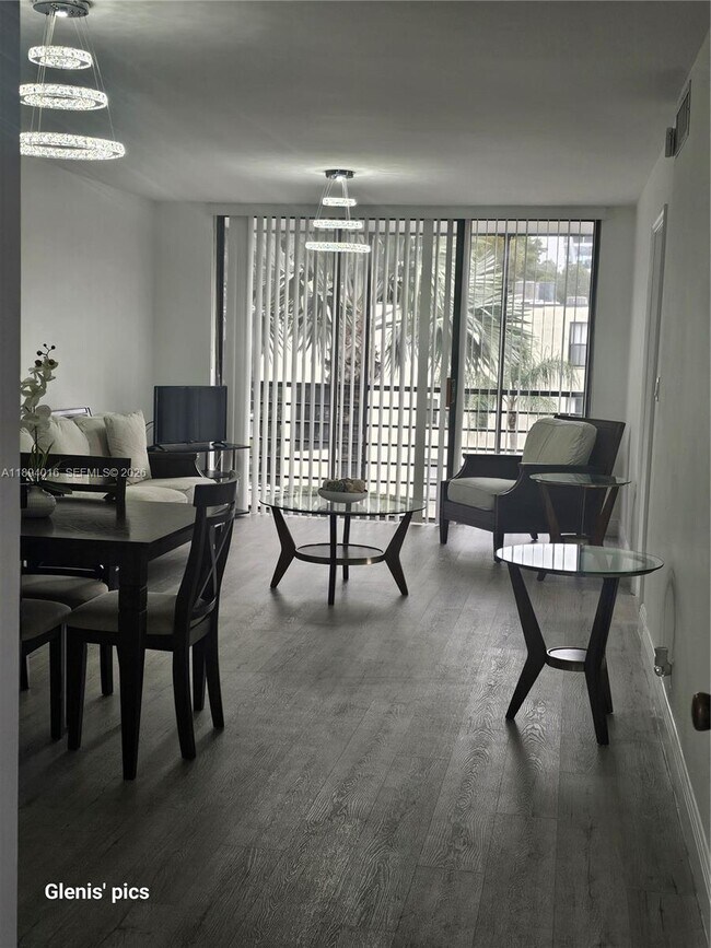 Foto del edificio - 20400 W Country Club Dr