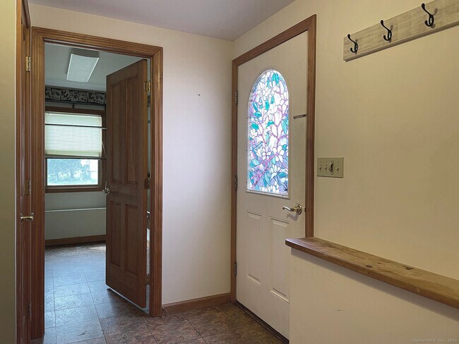 Foto del edificio - 290 Walnut Tree Hill Rd